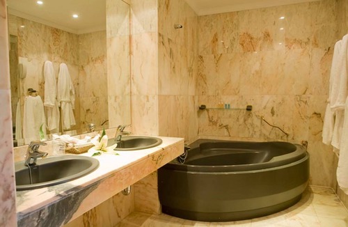 Jerez de la Frontera Hotel | La Cueva Park