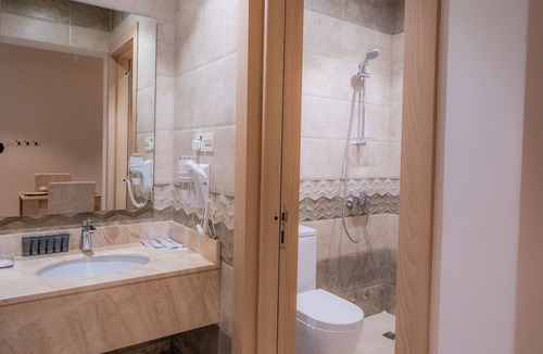 Buraydah Hotel | Laguna Vista Hotel
