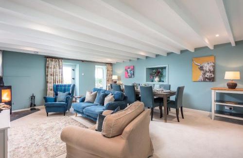 Troon House | Laigh House - Donnini Apartments