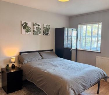 Leatherhead Apartment | Leatherhead Studios by WorkStay