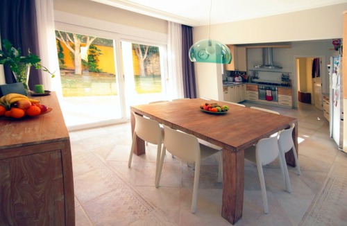 Empedrola Villa | Lg Luxury 5 Bed Private Villa w/Lawned Garden & Pool w/Sea-Mountain Views