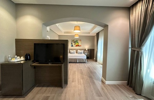 Ash Shati Hotel | loren serviced Apartment Corniche