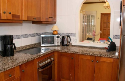 Lo Crispin Villa | Luxurious 6 person holidayhome quietly in a residential area 12 minutes from sea