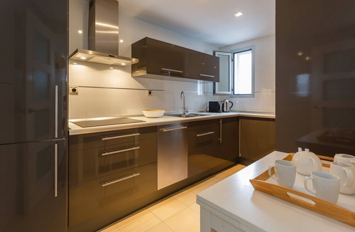 Old Town Apartment | Luxurious Apartment - FREE WIFI & GARAGE - LIFT- In The Heart Of Cadiz Old Town