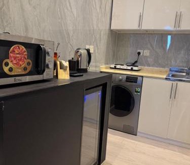 Al Faisaliyah Apartment | Luxurious studio with a modern design - Al Faisaliah neighborhood
