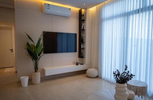 Riyadh Apartment | Luxury Apartment 3 Bedroom & Rooftop, Irqah Riyadh