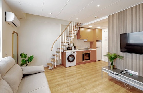 Rejas Apartment | Luxury Duplex Feria de Madrid 6 people 211