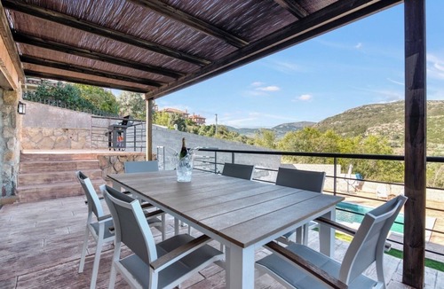 Miraflores de la Sierra Villa | Luxury Stone Villa | Cine for kids | Bbq | Views