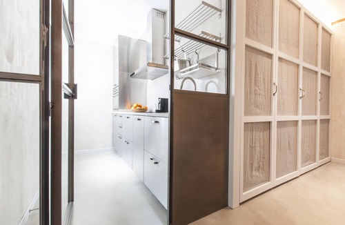 Palos de la Frontera Apartment | Luxury & exclusive apartment Reina Sofia in Atocha Madrid center