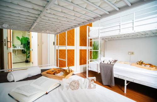 Carretera de Cadiz Apartment | Luxury Signature Apartment with FREE Parking - Malaga