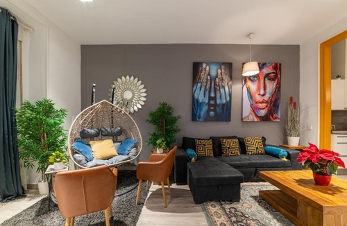 Embajadores Apartment | Luxury Suite - Prime Location