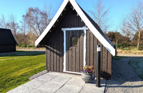 Nairn House | Macbeth's Hillock