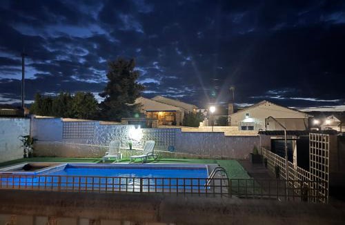Aldea del Fresno Ski Chalet | Magnífico chalet con piscina privada y vistas impresionantes