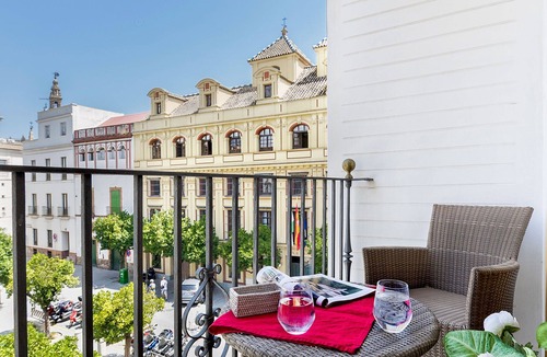 Santa Cruz Apartment | Magnificent Apartment Next to Alcazar Palace. Contratacion