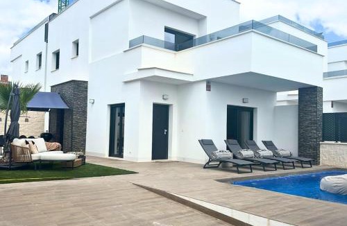Orihuela Villa | Magnificent villa with private pool - Golf Vistabella