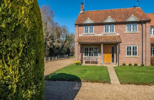 Docking House | Marigold Cottage