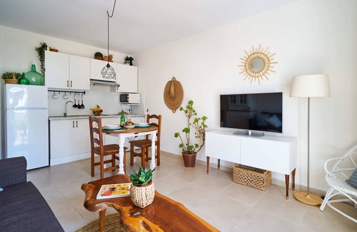 Sitio de Calahonda Apartment | Mediterranean apartment on the beachfront