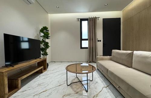 Al Malaz Apartment | Mid-Century 1-Bedroom Apartment - 1B