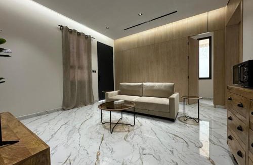 Al Malaz Apartment | Mid-Century 1-Bedroom Apartment - 1B
