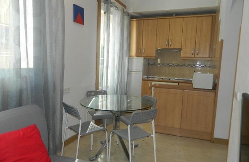 Embajadores Apartment | Mira el Sol