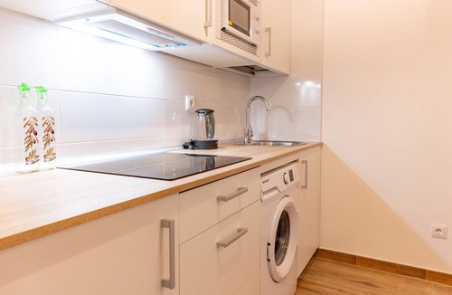 San Diego Apartment | Modern and Bright Apartment in the Heart of Vallecas