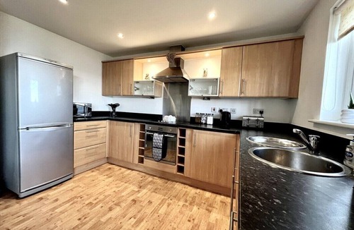 Llanelli Apartment | Modern Beachfront Bliss with Spectacular Views