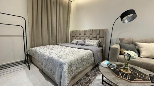 Al Khobar Apartment | Modern room with small club and coffee corner