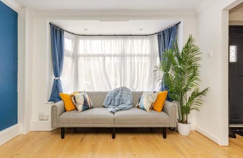 Bracknell House | Modern & Spacious 3BR House Bracknell - Berkshire