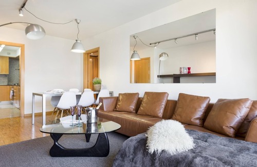 Sant Gervasi Apartment | My Space Barcelona 6 Apart. to reach 36 people at Clínica Barraquer