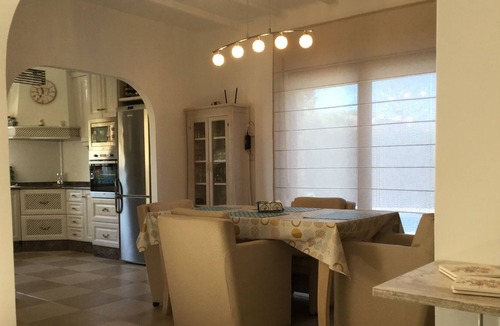 Daya Vieja House | nice property, quiet, but close to everything