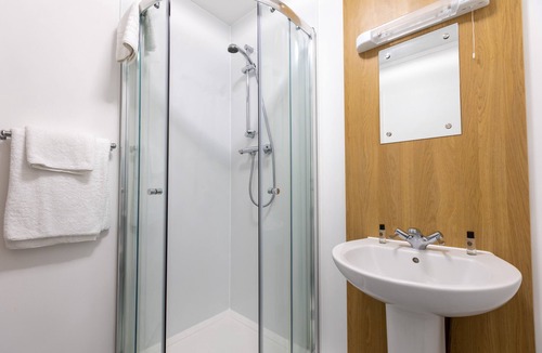 Kirmington Hotel | Nightel