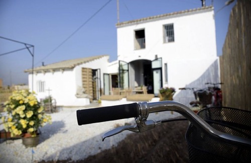 Almassera House | No need for a car! A stylish Rustic Escape in a distinct rural location!