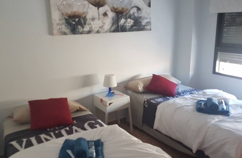 Aiora Condo | Oceanographic, Cabañal neighborhood, Malvarrosa beach and Science Museum.