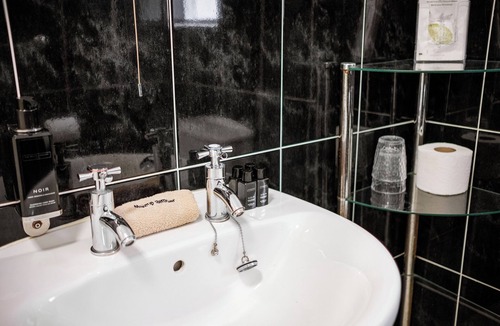 Douglas Promenade Hotel | Opul Express