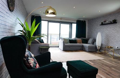 Swindon Apartment | Paramount Views
