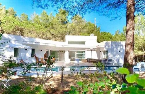 Santa Gertrudis Villa | Peaceful villa in Santa Gertrudis