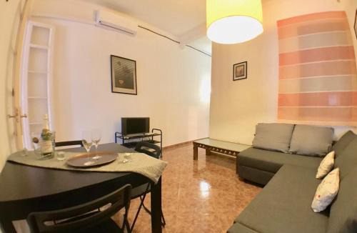 La Nova Esquerra de l'Eixample Apartment | Plaza España Central Apartment