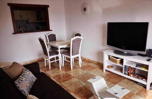 Fuengirola City Centre Apartment | Primera línea de playa. Céntrico y soleado.