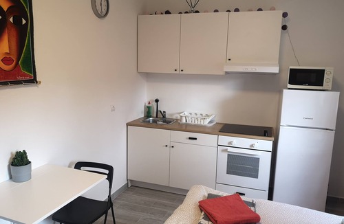 Villaviciosa de Odon Apartment | Private Apartment in Green Neighborhood Villa