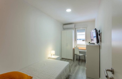 Burjasot Resort | Private room ∙ 1 bedroom ∙ 1 guest