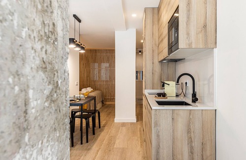 Lista Apartment | Queens Salamanca I - Alquiler Corta Duración