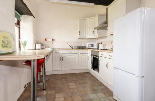 Stenalees House | Ravens Croft