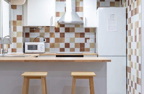 El Cabanyal Apartment | Rental unit in València · ★4.45 · 3 bedrooms · 4 beds · 1 bath