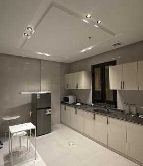 Dammam Apartment | Room and living room facing the sea