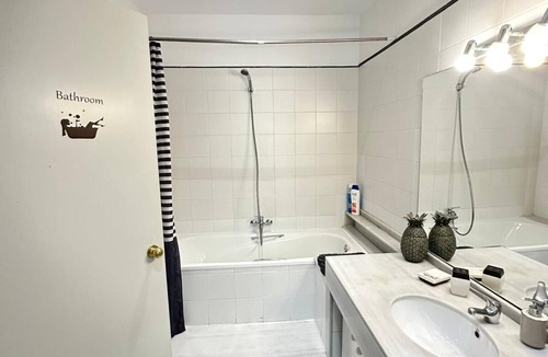 L'Antiga Esquerra de l'Eixample Apartment | Rooms Aribau