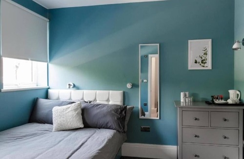 Brighton Hotel | Ruby Pub and Hotel