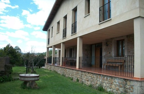 Cadalso Villa | Rural House with 10 Bedrooms in Sierra de Gata Extremadura