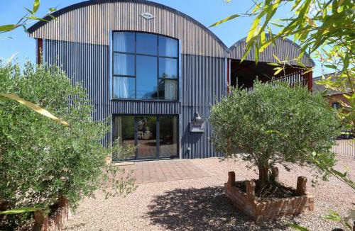 Huntley House | Rusty Barn