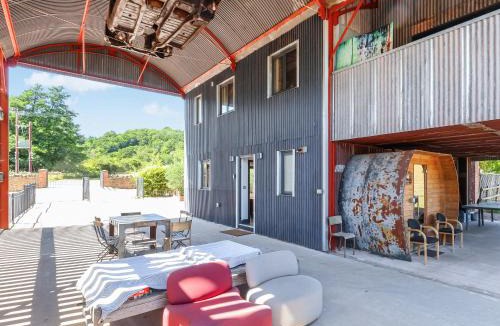 Huntley House | Rusty Barn