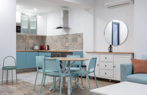 Montolivet Apartment | Ruzafa Vertical. WiFi + Air Conditioning + Inner patio